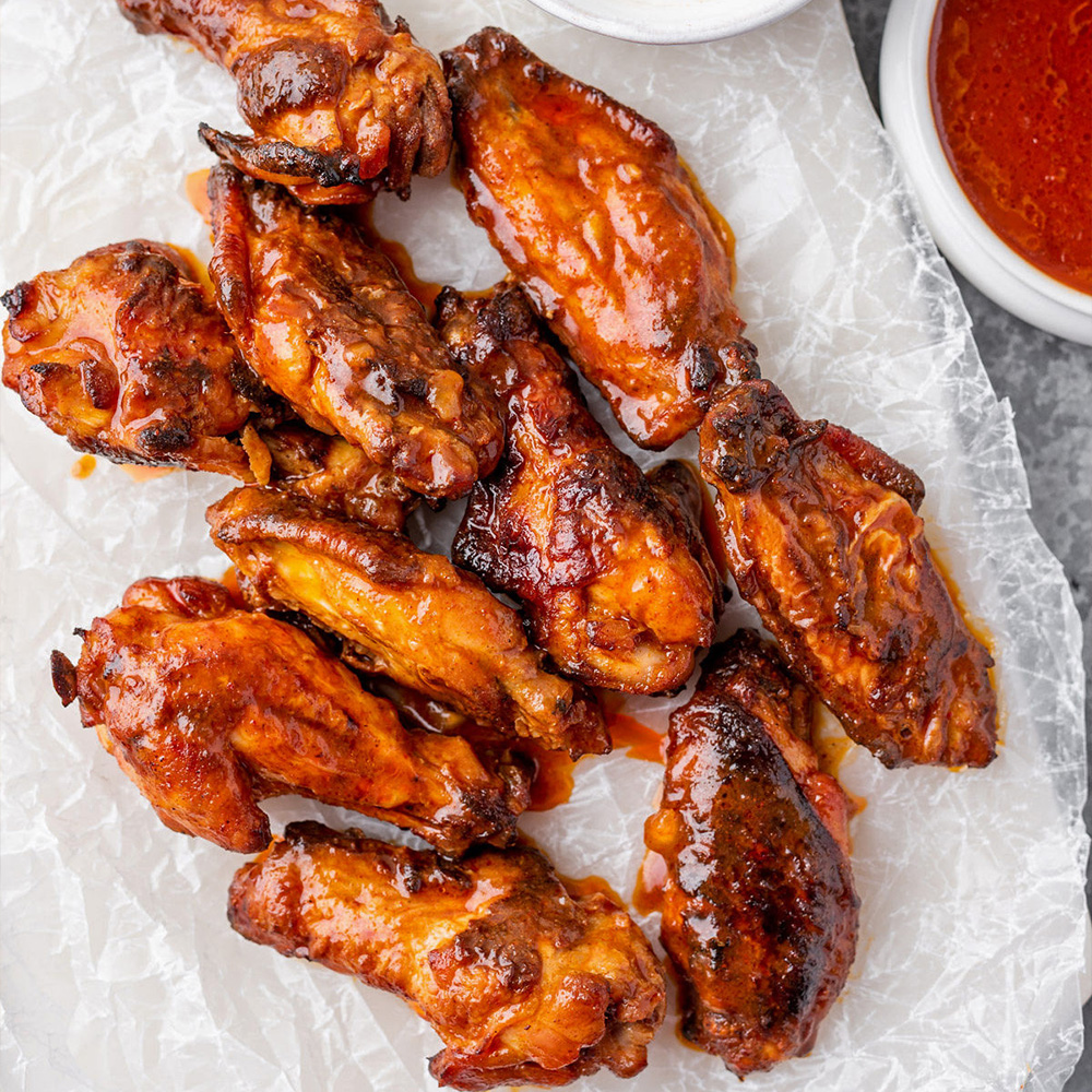 Grilled meats with hot sauce